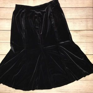 Women’s black velvety skirt